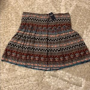 HOLLISTER SKIRT SIZE L NEW